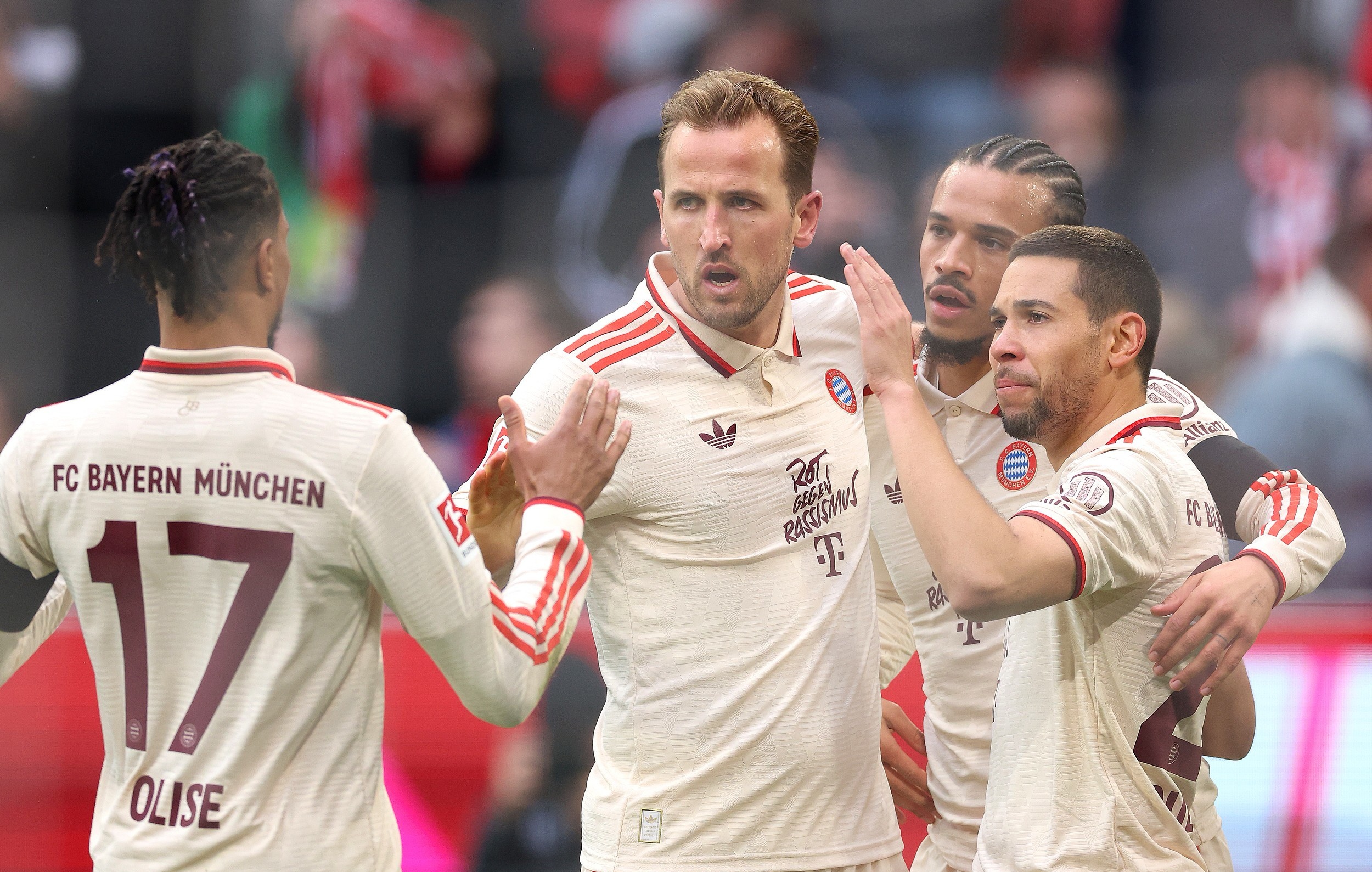 拜仁慕尼黑艰难晋级，出线之路坎坷的简单介绍