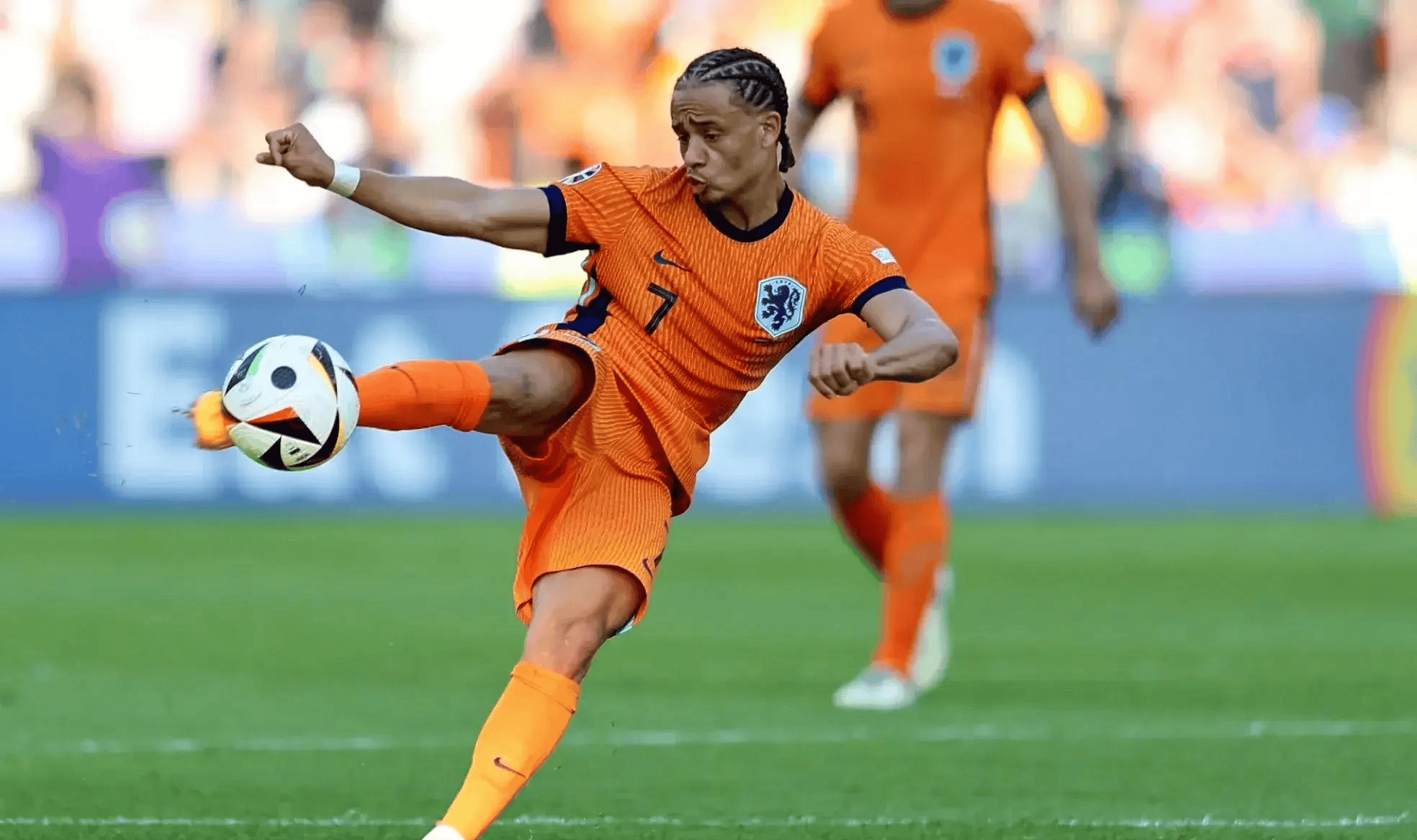 欧洲杯预选赛:荷兰险胜乌克兰,艰难取胜保卫领先的简单介绍 欧洲杯预选赛:荷兰险胜乌克兰,艰难取胜保卫领先的简单介绍