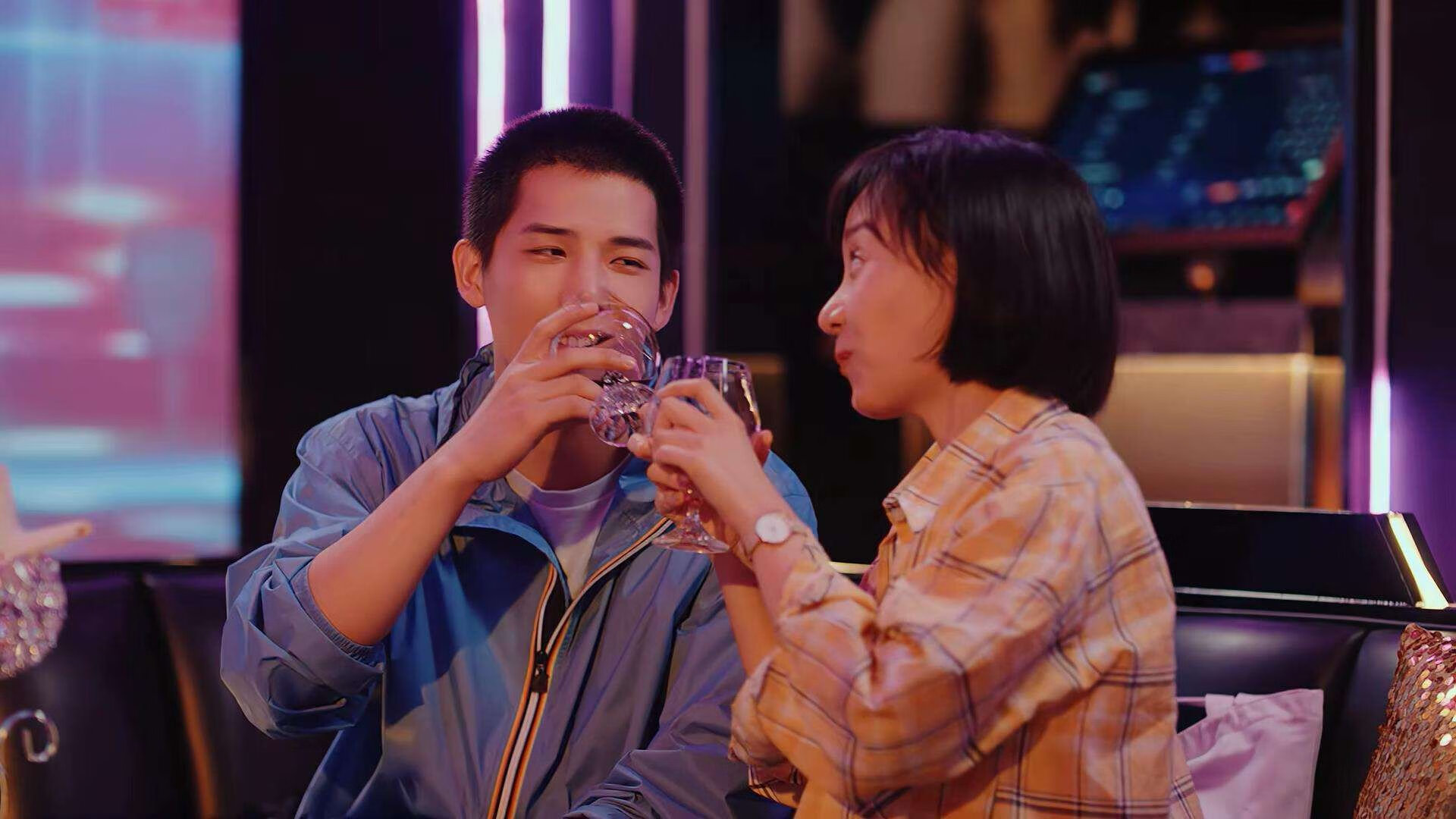 风笛声压过沙漠鼓点，后防铁闸于世纪之战奏响统治乐章—足球世界里，比胜利更持久的带走