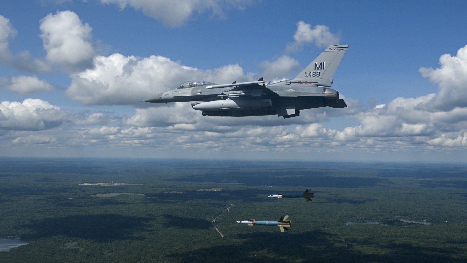 鏖战里昂，当哥伦比亚的火焰遇上莱万的救赎之夜